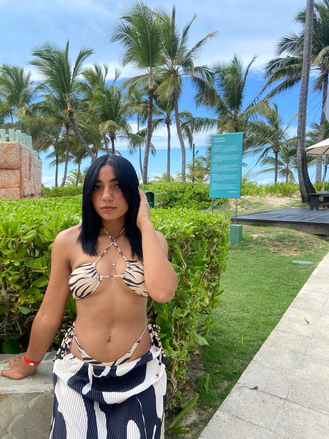 Live girl online now on Flingster — Sashaa