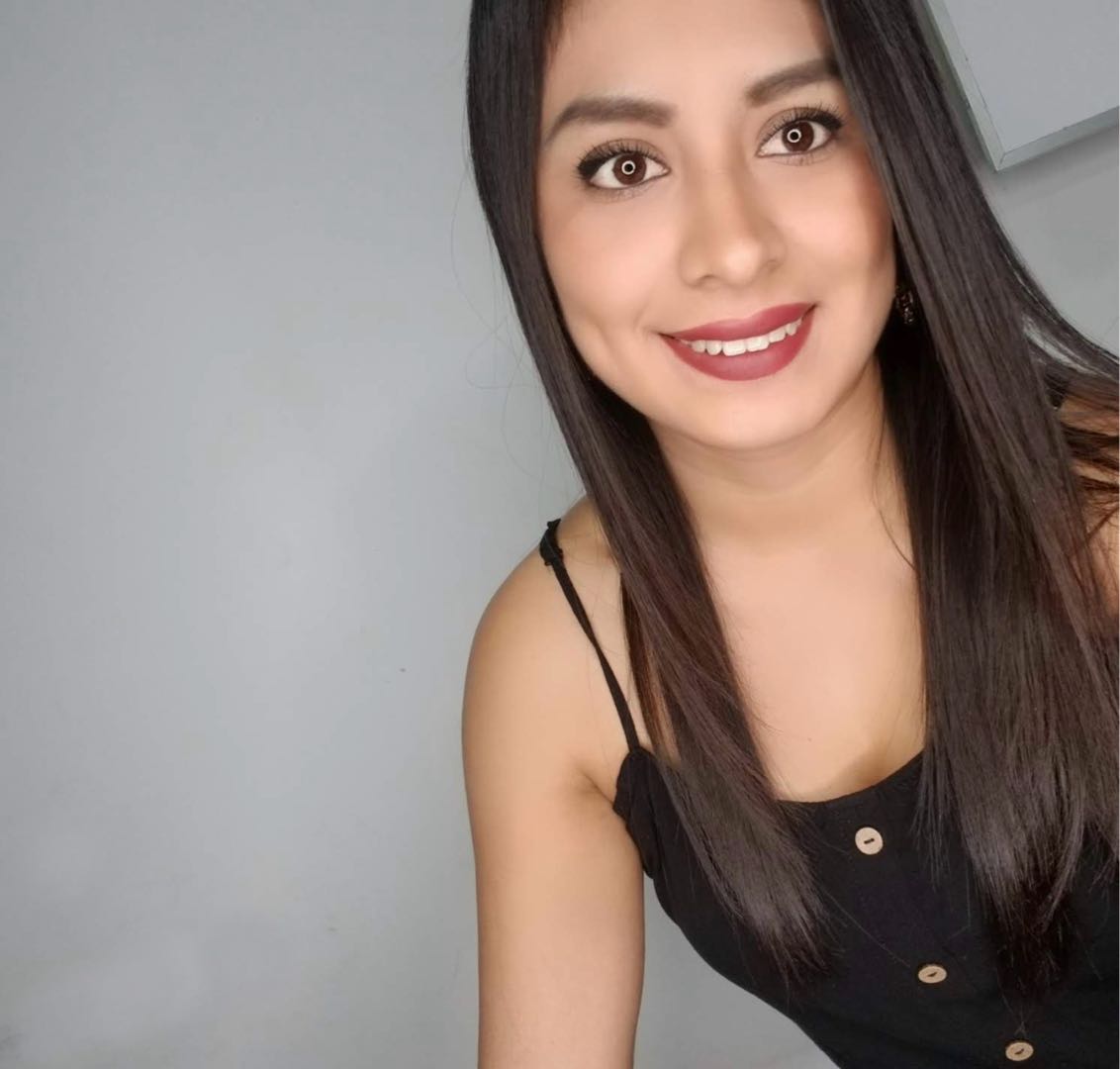 Live girl online now on Flingster — Alessia